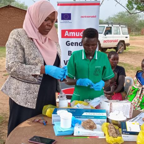 A health worker participates in an outreach organized by AAIU with funding from the European Union